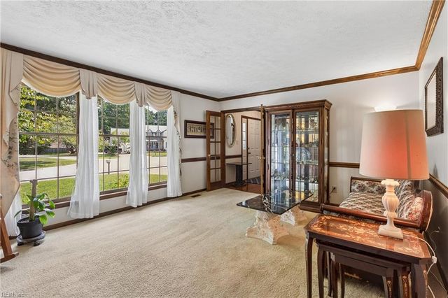12 Oscars CT, Poquoson, VA 23662