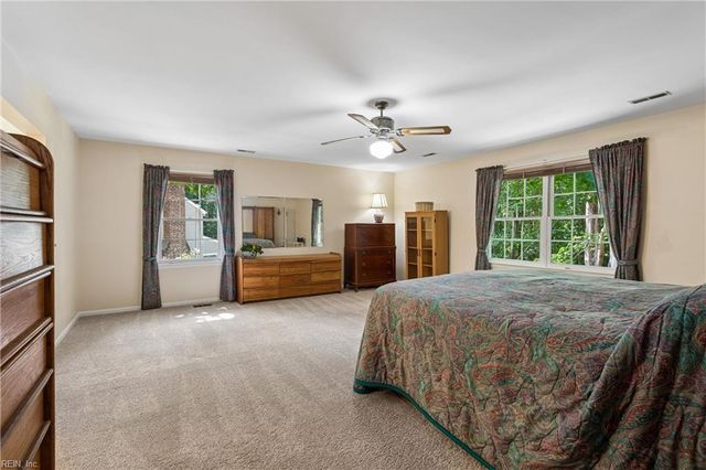 12 Oscars CT, Poquoson, VA 23662