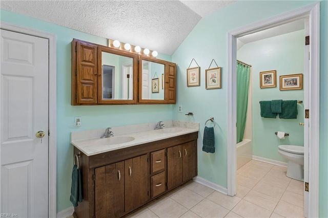 12 Oscars CT, Poquoson, VA 23662