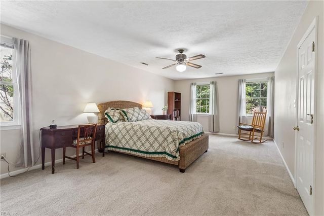 12 Oscars CT, Poquoson, VA 23662