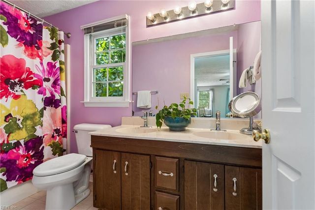 12 Oscars CT, Poquoson, VA 23662