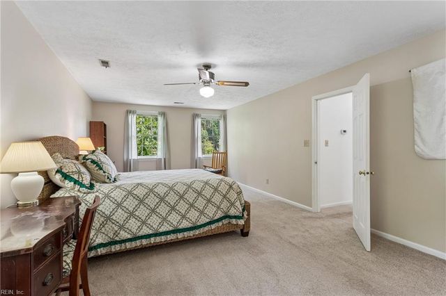 12 Oscars CT, Poquoson, VA 23662