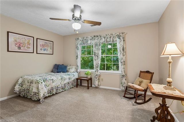 12 Oscars CT, Poquoson, VA 23662