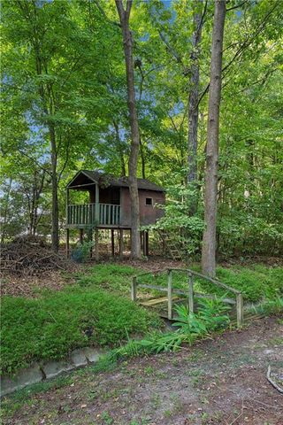 12 Oscars CT, Poquoson, VA 23662