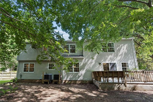 12 Oscars CT, Poquoson, VA 23662