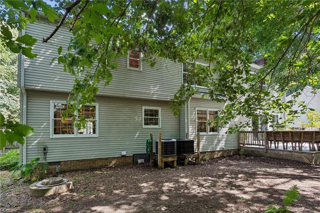 12 Oscars CT, Poquoson, VA 23662