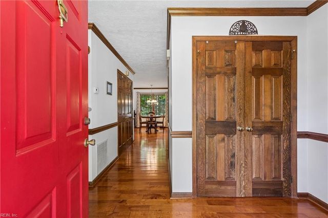 12 Oscars CT, Poquoson, VA 23662