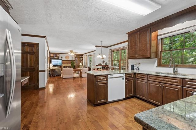 12 Oscars CT, Poquoson, VA 23662