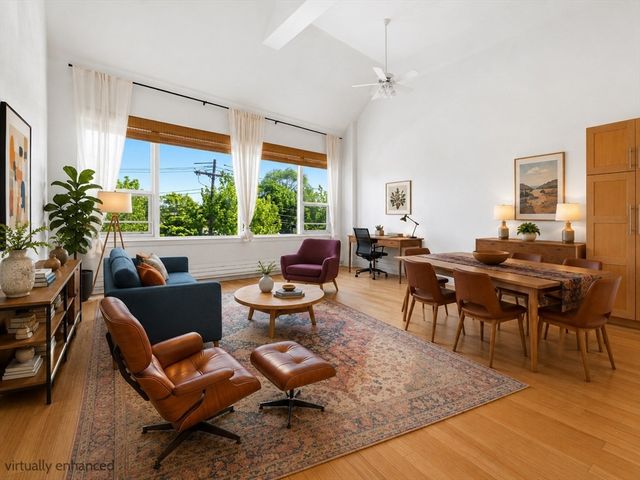 290 Pleasant St 213, Watertown, MA 02472