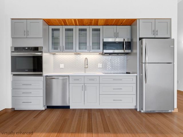 290 Pleasant St 213, Watertown, MA 02472