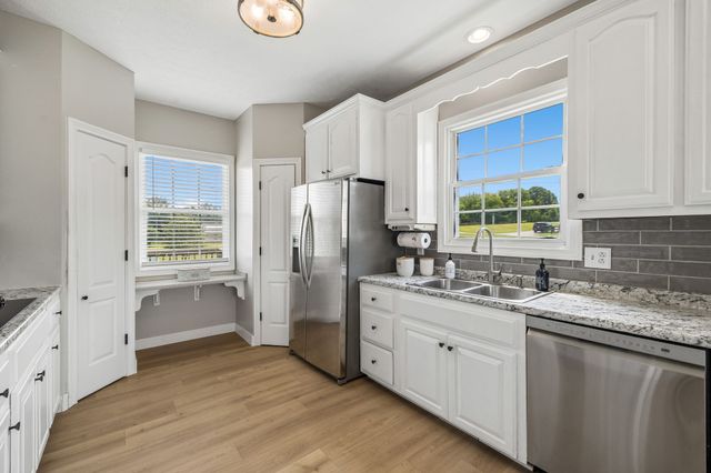 3695 Dobbin Rd, Springfield, TN 37172