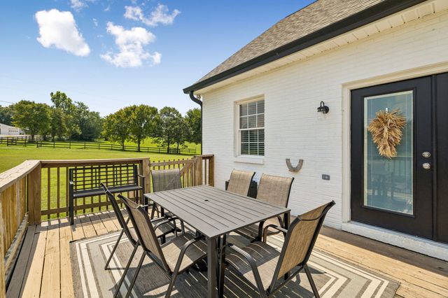 3695 Dobbin Rd, Springfield, TN 37172