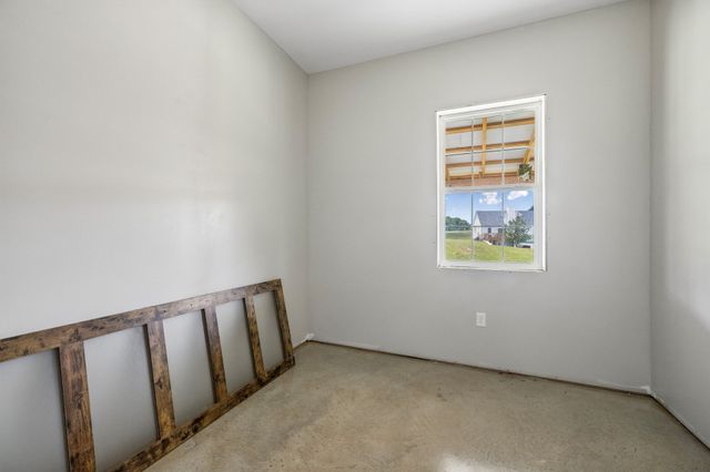 3695 Dobbin Rd, Springfield, TN 37172