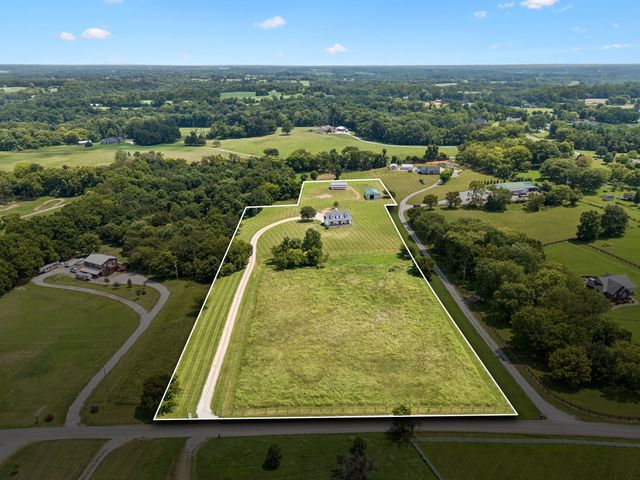 3695 Dobbin Rd, Springfield, TN 37172