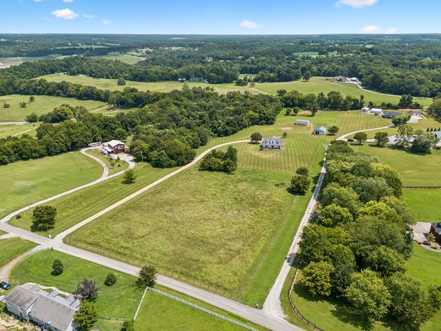 3695 Dobbin Rd, Springfield, TN 37172
