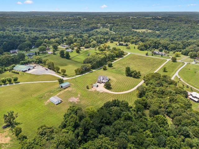 3695 Dobbin Rd, Springfield, TN 37172