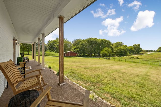 3695 Dobbin Rd, Springfield, TN 37172