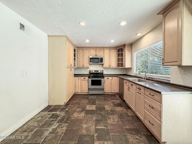 3752 Corte De Los Reyes, Thousand Oaks, CA 91360