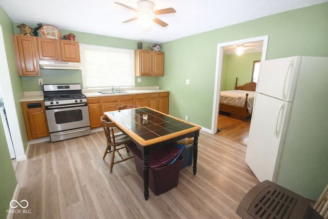 8225 Crawfordsville Road, Indianapolis, IN 46214