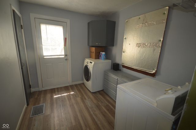 8225 Crawfordsville Road, Indianapolis, IN 46214