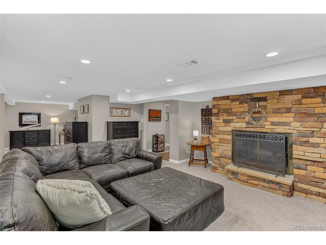 135 Everett St, Lakewood, CO 80226