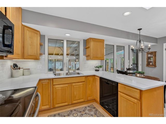 135 Everett St, Lakewood, CO 80226