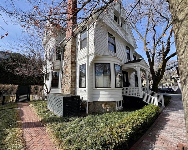 12 Martin Street, Cambridge, MA 02138