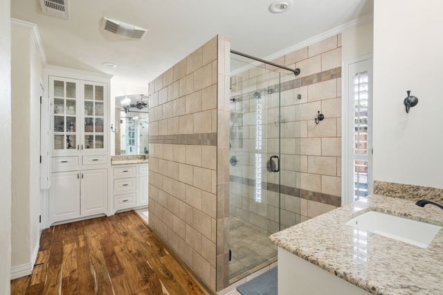 2103 Lake Country Drive, Arlington, TX 76012