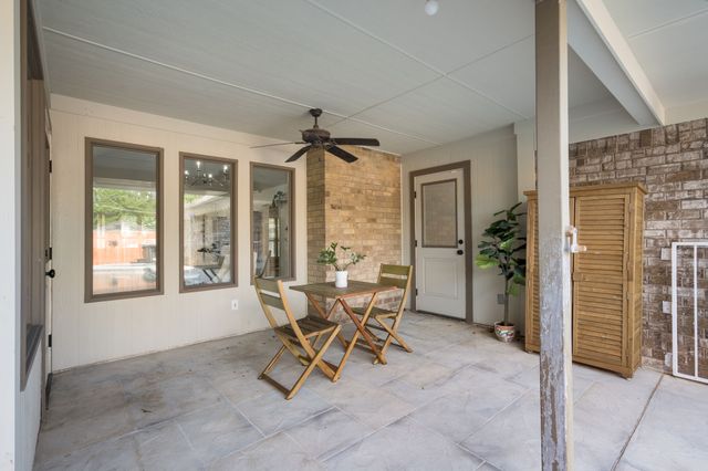 2103 Lake Country Drive, Arlington, TX 76012