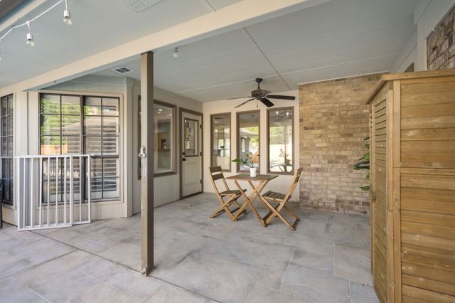 2103 Lake Country Drive, Arlington, TX 76012