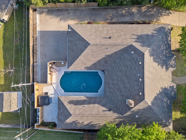 2103 Lake Country Drive, Arlington, TX 76012