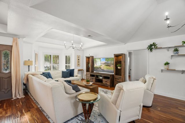 2103 Lake Country Drive, Arlington, TX 76012