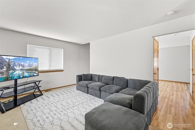 1214 NE Big Berry Loop, Oak Harbor, WA 98277