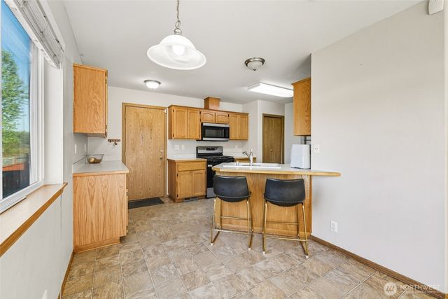 1214 NE Big Berry Loop, Oak Harbor, WA 98277