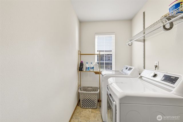 1214 NE Big Berry Loop, Oak Harbor, WA 98277