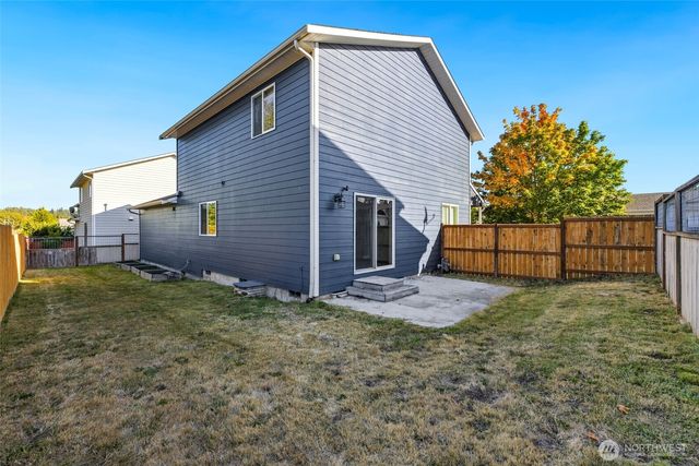 1214 NE Big Berry Loop, Oak Harbor, WA 98277