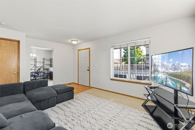 1214 NE Big Berry Loop, Oak Harbor, WA 98277