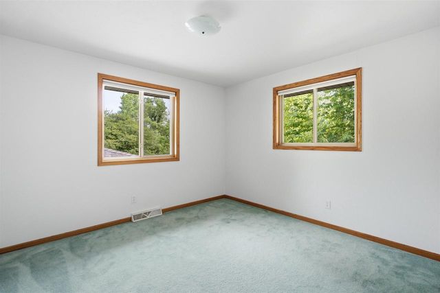 2581 WHITE PINE ROAD, Suamico, WI 54313