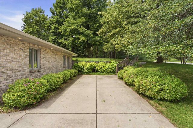 2581 WHITE PINE ROAD, Suamico, WI 54313