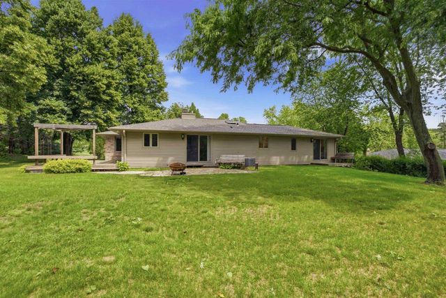 2581 WHITE PINE ROAD, Suamico, WI 54313