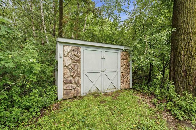 2581 WHITE PINE ROAD, Suamico, WI 54313