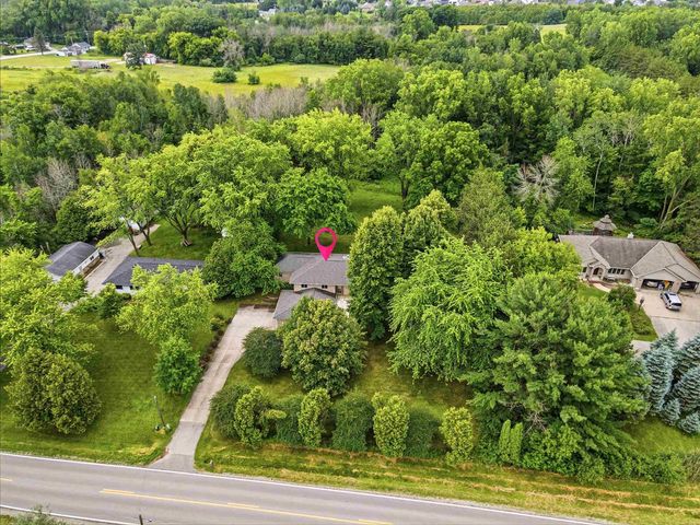 2581 WHITE PINE ROAD, Suamico, WI 54313
