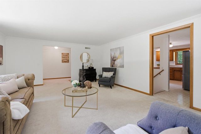 2581 WHITE PINE ROAD, Suamico, WI 54313