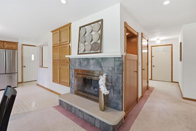 2581 WHITE PINE ROAD, Suamico, WI 54313