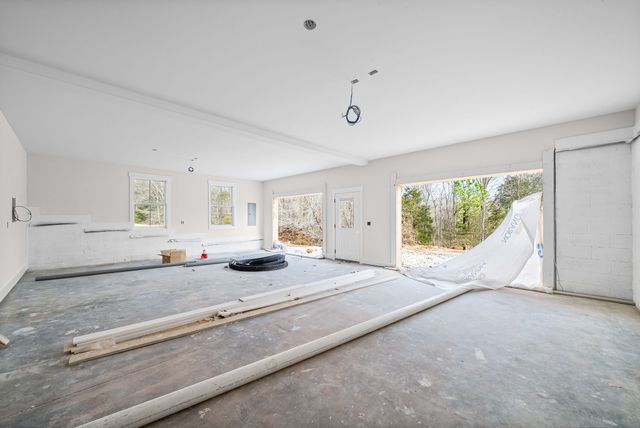 1215 Southside Rd, Southside, TN 37171