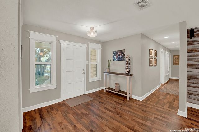 3 Quail Hollow, Pleasanton, TX 78064