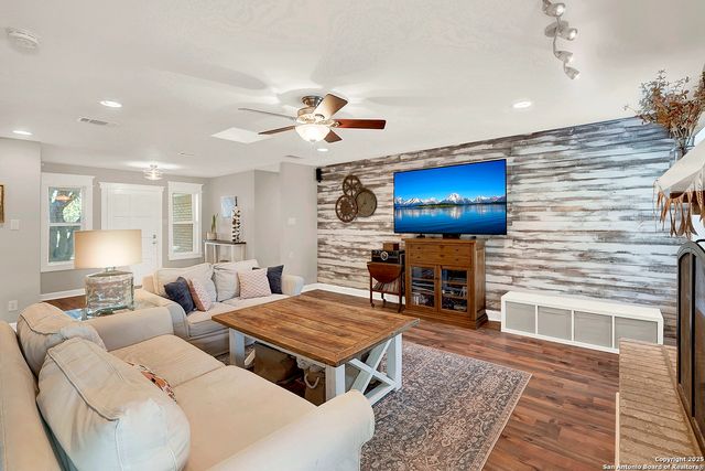 3 Quail Hollow, Pleasanton, TX 78064