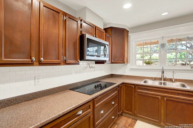 3 Quail Hollow, Pleasanton, TX 78064