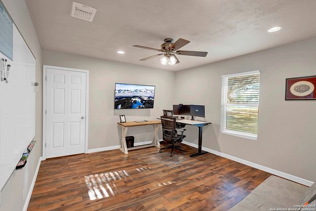 3 Quail Hollow, Pleasanton, TX 78064