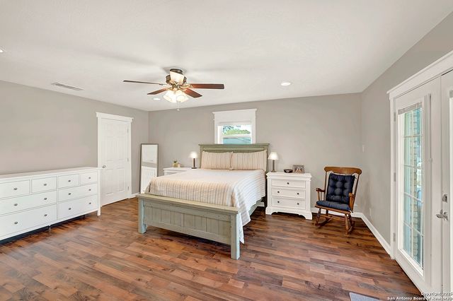 3 Quail Hollow, Pleasanton, TX 78064